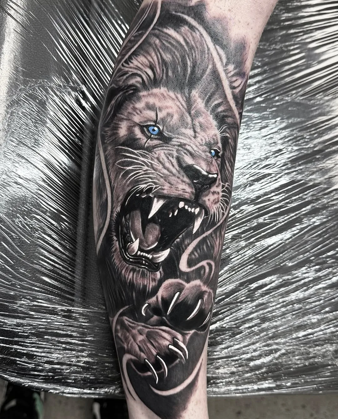 THE LION tattoo by Crouchy